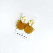 Oretha Amber and Wavy Matte Gold Earrings