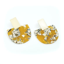 Iris Sunshine Resin w/Wide Matte Gold Bar Studs Earrings