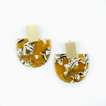 Iris Sunshine Resin w/Wide Matte Gold Bar Studs Earrings