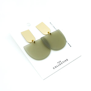 Bailey - Matte Resin w/Matte Gold Bar Studs Earrings