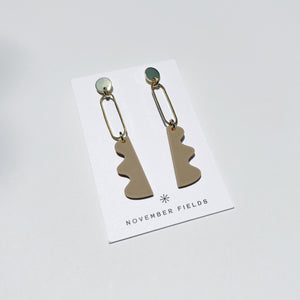 Gigi Raw Brass and Resin Wavy Earrings