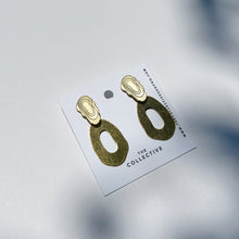 Mod Oyster Earrings