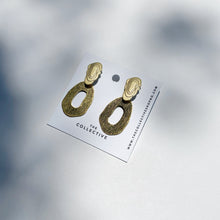 Mod Oyster Earrings